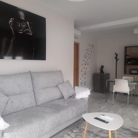 Alojamiento Seda Alcalá de Guadaira Exterior foto